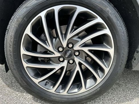 Used 2020 Lincoln Nautilus Reserve w/ Equipment Group 201A AWD/4WD image 21