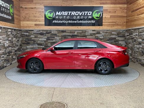 Certified 2023 Hyundai Elantra SEL w/ Preferred Accessory Package image 5