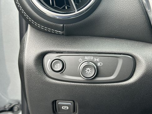 New 2025 Chevrolet Blazer LT w/ Convenience Package image 24