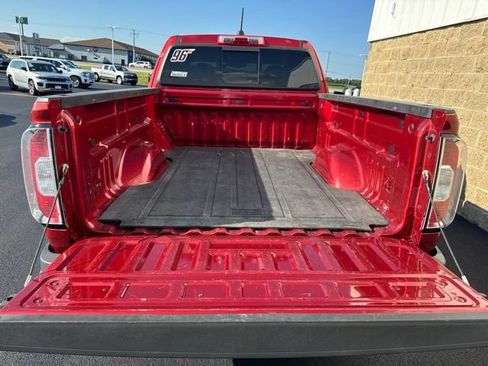 Used 2015 GMC Canyon SLE w/ SLE Convenience Package RWD image 10