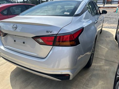 Used 2024 Nissan Altima 2.5 SV FWD image 4