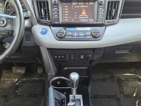 Certified 2018 Toyota RAV4 Limited image 16