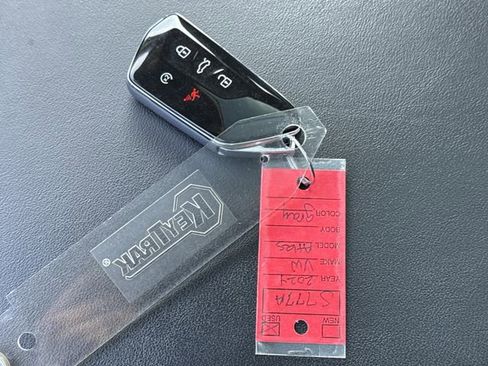 Used 2024 Volkswagen Atlas SEL Premium R-Line image 28