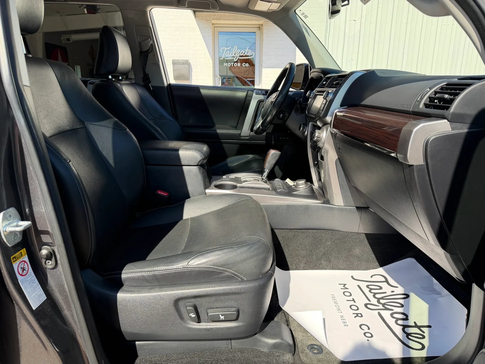 Used 2018 Toyota 4Runner Limited AWD/4WD image 13