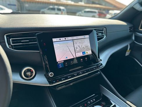 New 2025 Jeep Wagoneer Series III w/ Premium Group I image 19