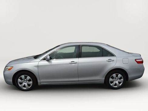 Used 2008 Toyota Camry LE image 5
