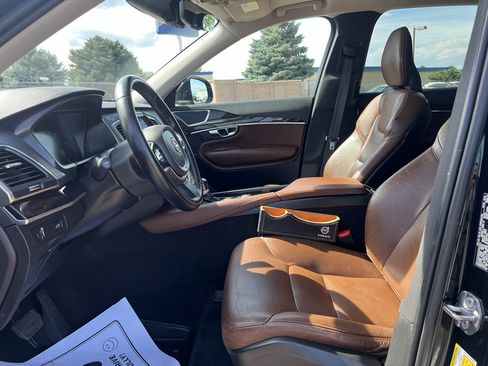Used 2019 Volvo XC90 T6 Momentum AWD/4WD image 9