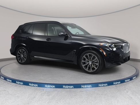 New 2026 BMW X5 xDrive40i w/ M Sport Package AWD/4WD image 3