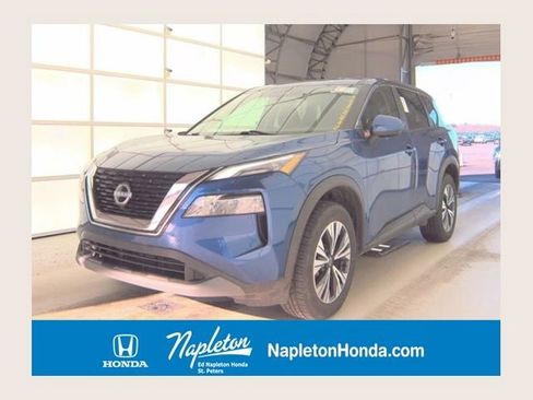 Used 2023 Nissan Rogue SV image 1