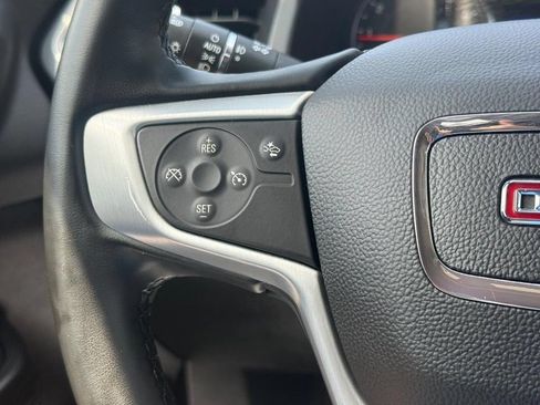 Used 2023 GMC Acadia SLT AWD/4WD image 18