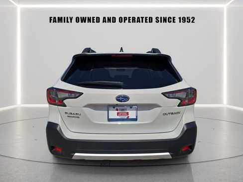 Certified 2025 Subaru Outback Limited image 3