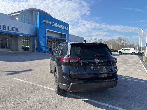 Used 2025 Nissan Rogue SV image 13