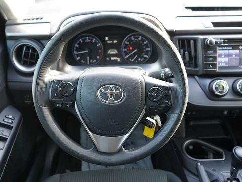 Used 2017 Toyota RAV4 LE FWD image 15