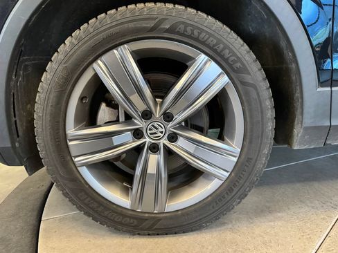 Used 2021 Volkswagen Tiguan SEL w/ 3rd Row Seat Package AWD/4WD image 26