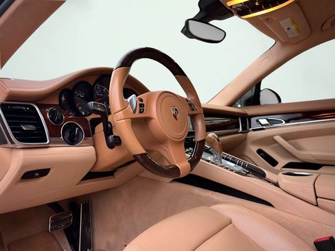 Used 2012 Porsche Panamera AWD/4WD image 2