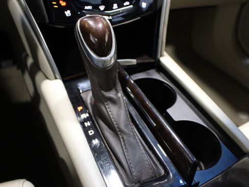 Used 2016 Cadillac XTS Luxury w/ Driver Awareness Package image 20