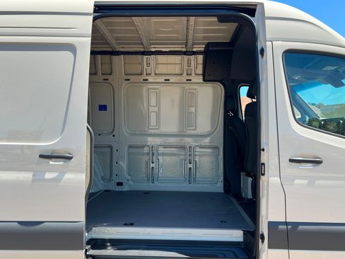 New 2026 Mercedes-Benz Sprinter 2500 image 18