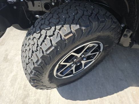 New 2026 Jeep Wrangler Unlimited Rubicon AWD/4WD image 31