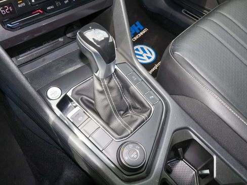 Used 2022 Volkswagen Tiguan SE R-Line AWD/4WD image 25