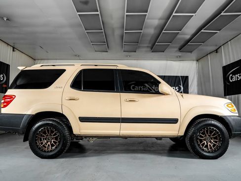 Used 2004 Toyota Sequoia SR5 w/ Convenience Pkg RWD image 5