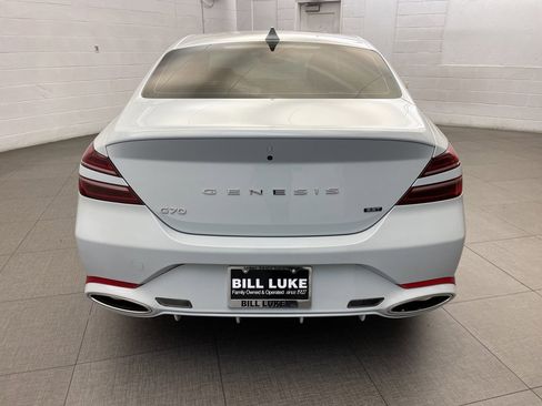 Used 2022 Genesis G70 3.3T image 10