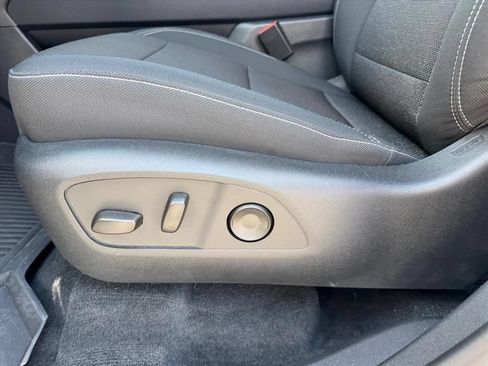 Used 2026 Chevrolet Traverse LT w/ LPO, Floor Liner Package FWD image 16