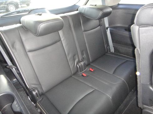 Used 2019 INFINITI QX60 Luxe w/ Essential Package image 16