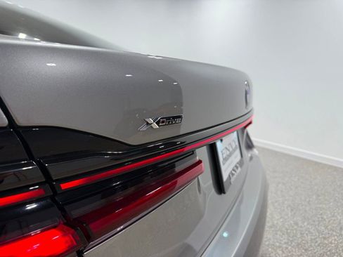 Used 2022 BMW 750i xDrive w/ Executive Package image 39