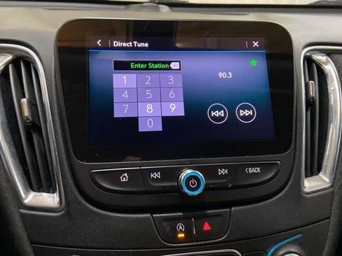 Used 2020 Chevrolet Malibu LT image 30