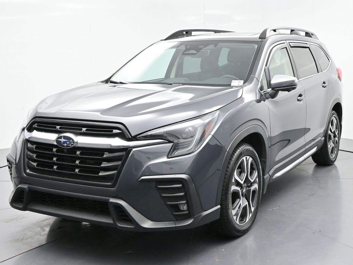 Used 2023 Subaru Ascent Limited w/ Technology Package AWD/4WD image 3