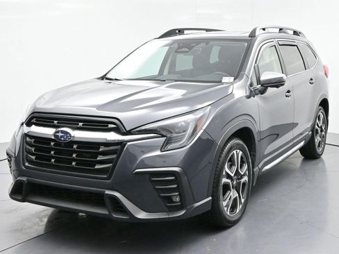 Used 2023 Subaru Ascent Limited w/ Technology Package AWD/4WD image 3