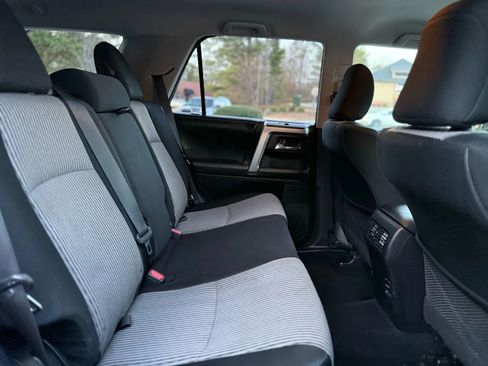 Used 2016 Toyota 4Runner SR5 image 22