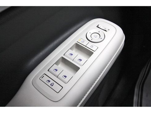 Used 2025 Hyundai Santa Fe Limited FWD image 21