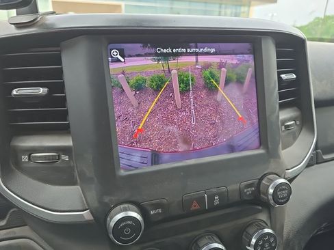 Used 2020 RAM 2500 Big Horn w/ Level 1 Equipment Group AWD/4WD image 17