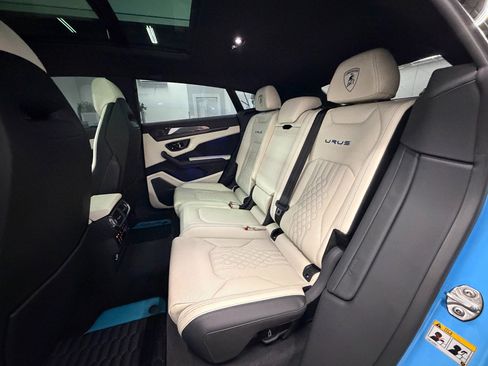 Used 2023 Lamborghini Urus S image 21