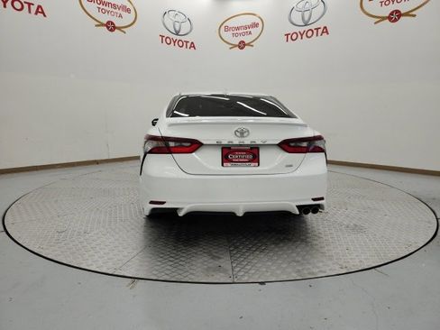 Used 2021 Toyota Camry SE image 7