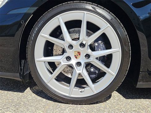 Certified 2025 Porsche 911 Carrera image 11