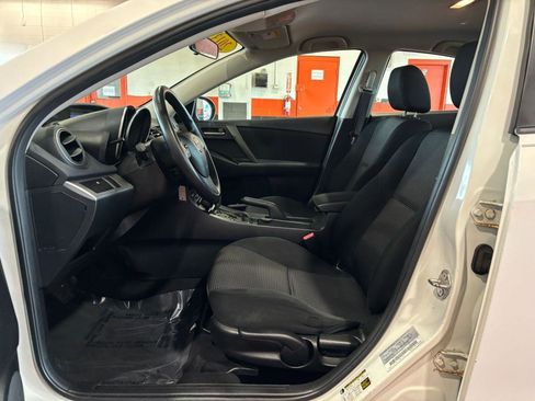 Used 2013 MAZDA MAZDA3 i Sport image 12