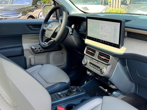 New 2025 Ford Maverick Lariat w/ 4K Tow Package image 10