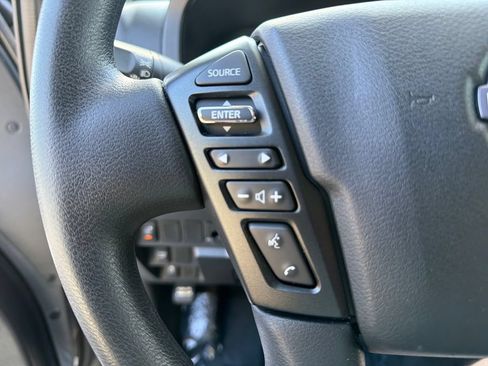 Used 2025 Nissan Frontier SV w/ Tow Package RWD image 19