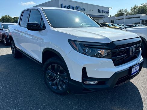 Used 2024 Honda Ridgeline Sport image 2