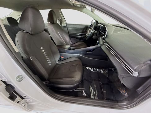 Used 2022 Hyundai Elantra SEL w/ Convenience Package FWD image 29