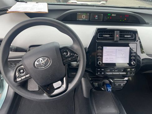 Used 2021 Toyota Prius LE FWD image 7
