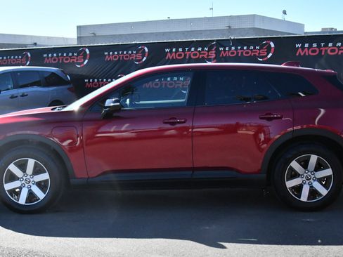 Used 2024 Honda Prologue EX image 4