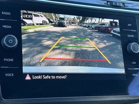 Used 2024 Volkswagen Tiguan SE image 20