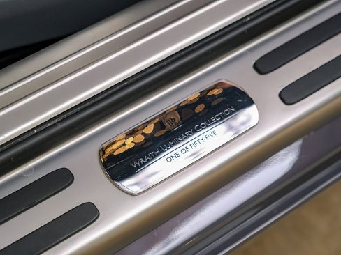 Used 2018 Rolls-Royce Wraith image 33