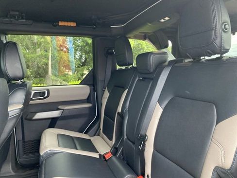 Used 2023 Ford Bronco Wildtrak AWD/4WD image 11
