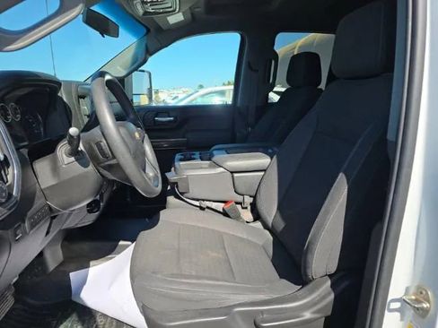 Used 2020 Chevrolet Silverado 2500 LT AWD/4WD image 9