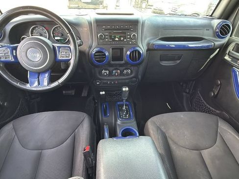 Used 2017 Jeep Wrangler Unlimited Sport w/ Connectivity Group AWD/4WD image 25