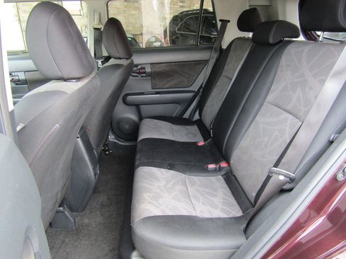 Used 2015 Scion xB image 9